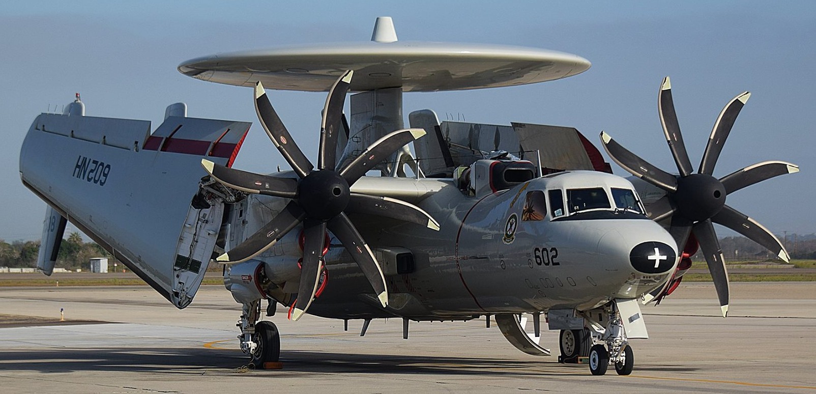 vaw-115 liberty bells carrier airborne early warning squadron us navy grumman e-2c hawkeye 2000 np 112