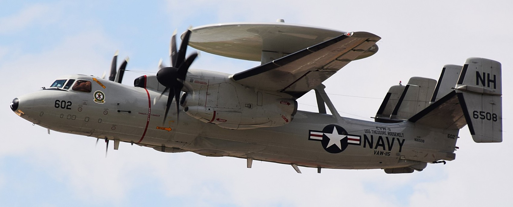 vaw-115 liberty bells airborne command and control squadron us navy grumman e-2c hawkeye cvw-11 uss theodore roosevelt cvn-71 naval base ventura county 124