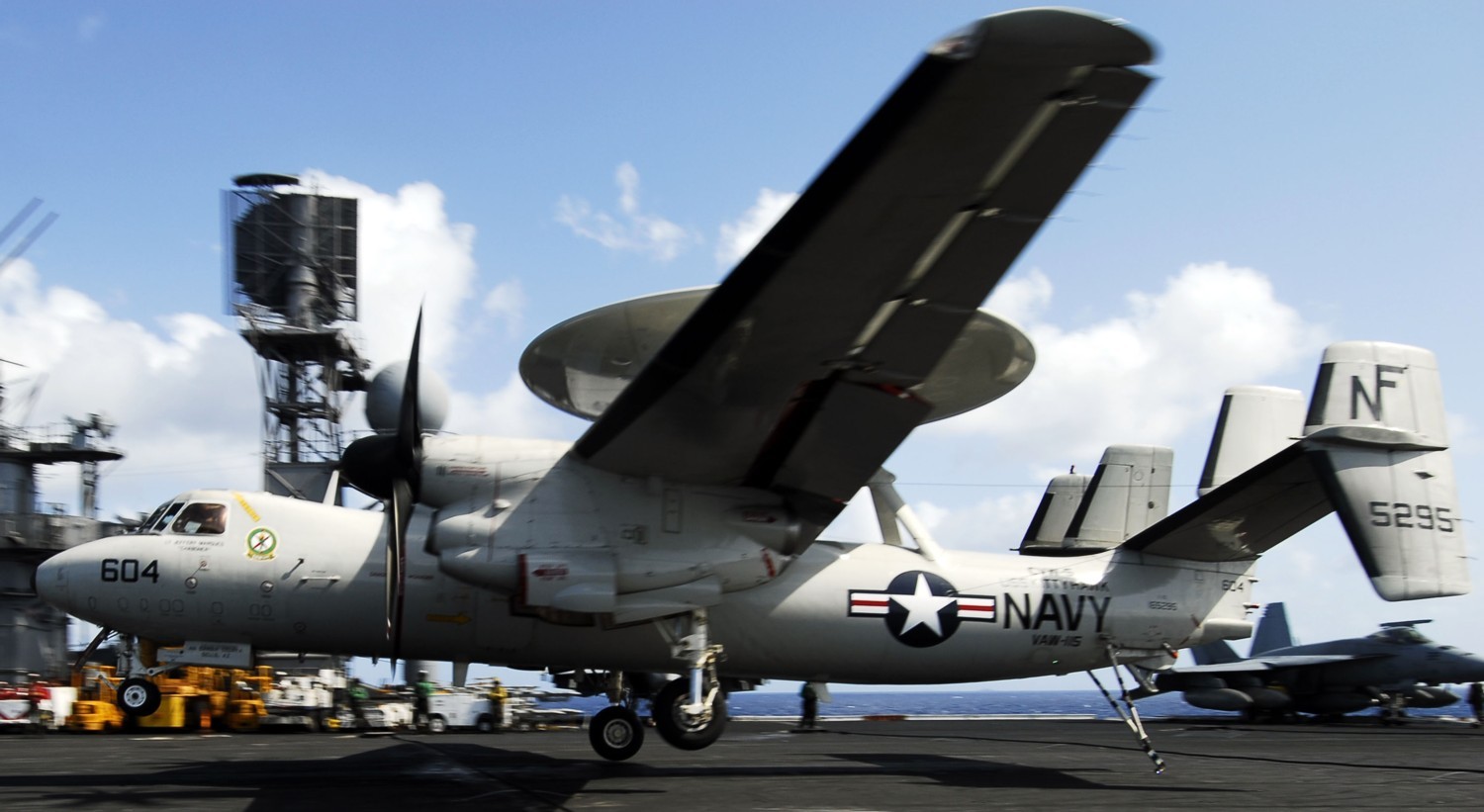 vaw-115 liberty bells carrier airborne early warning squadron us navy grumman e-2c hawkeye 2000 np cvw-5 uss kitty hawk cv-63 178