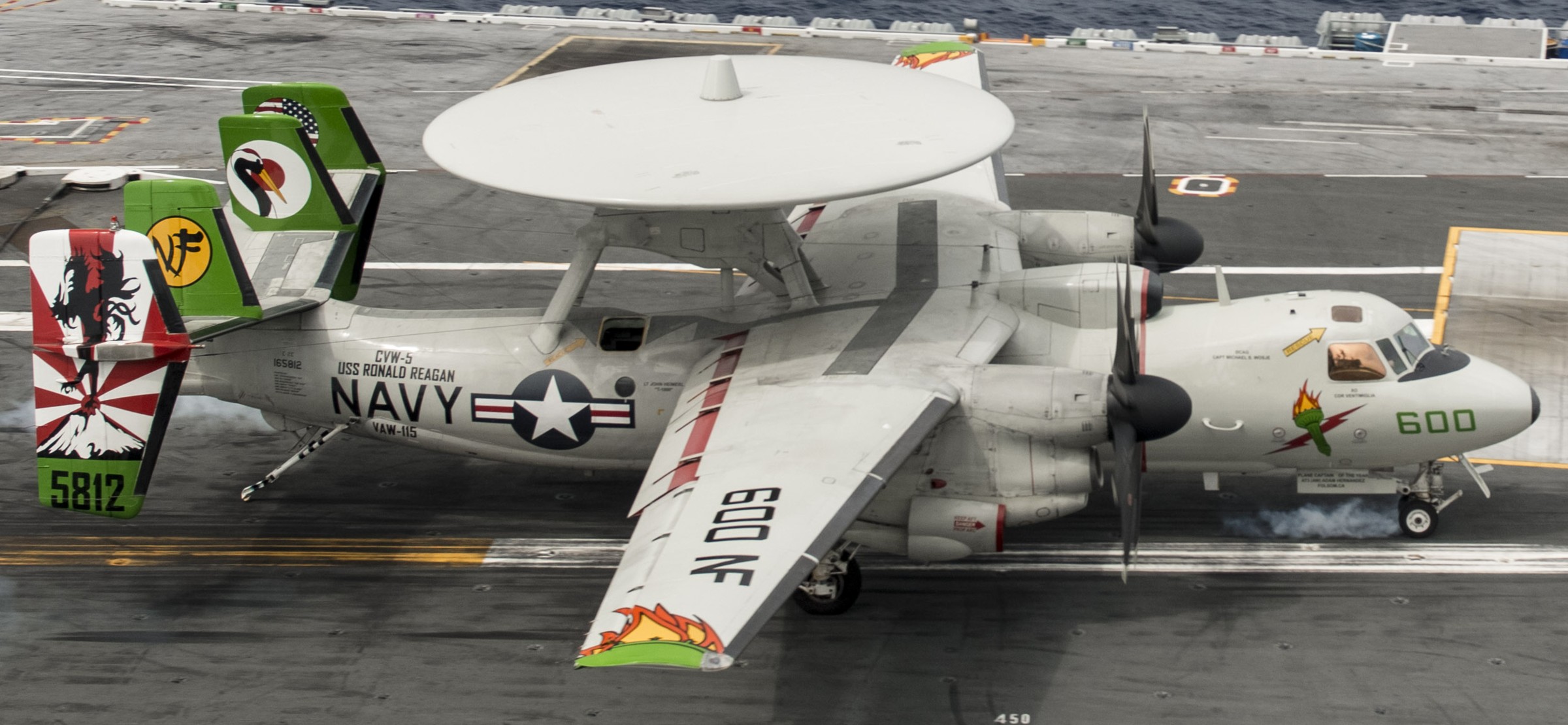 vaw-115 liberty bells carrier airborne early warning squadron us navy grumman e-2c hawkeye 2000 np cvw-5 uss ronald reagan cvn-76 196