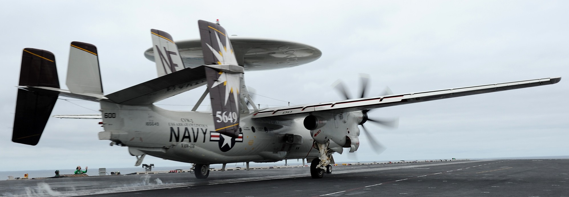 vaw-116 sun kings airborne command control squadron carrier early warning cvw-2 uss abraham lincoln cvn-72 18