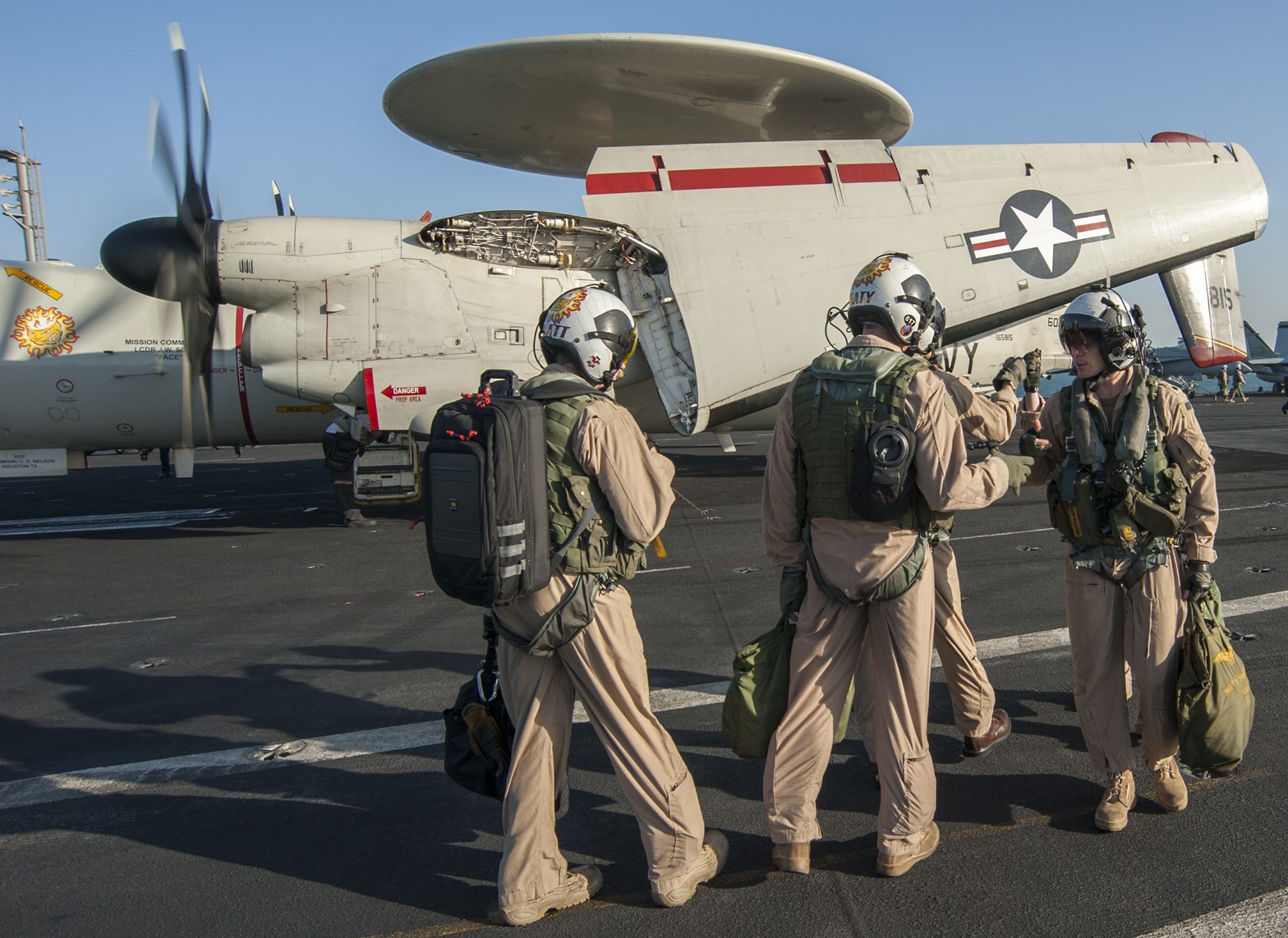 vaw-116 sun kings airborne command control squadron carrier early warning cvw-17 uss carl vinson cvn-70 45