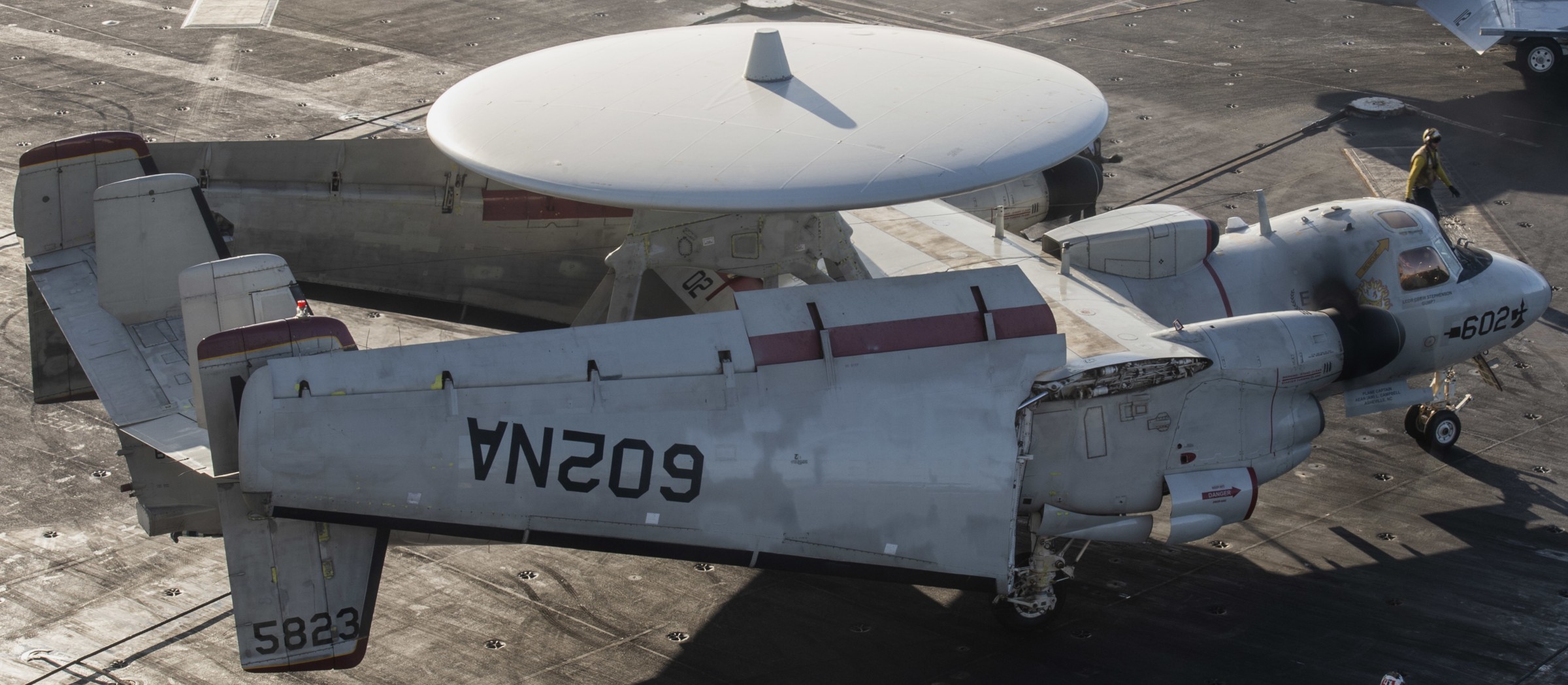 vaw-116 sun kings airborne command control squadron carrier early warning cvw-17 uss nimitz cvn-68 102