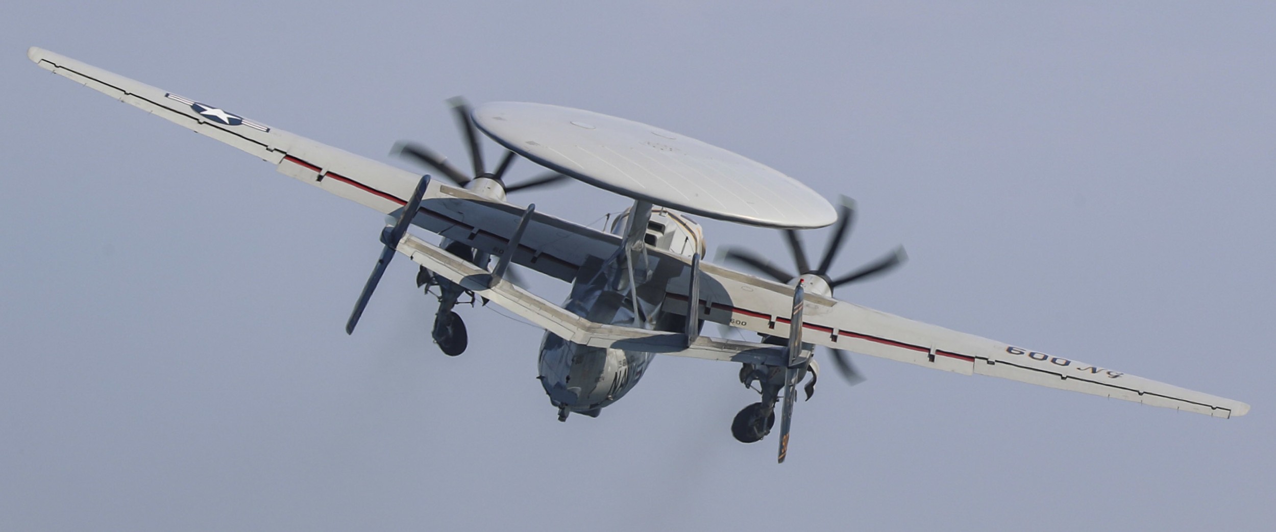 vaw-117 wallbangers airborne command and control squadron navy e-2d hawkeye cvw-9 uss abraham lincoln cvn-72 22