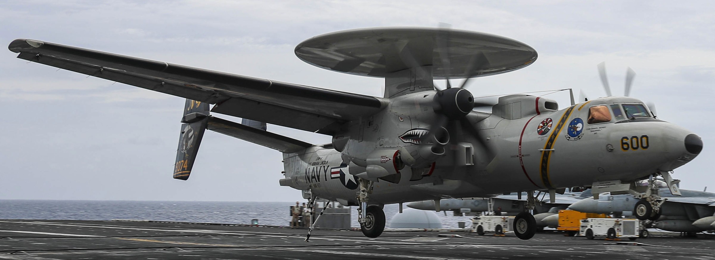vaw-117 wallbangers airborne command and control squadron navy e-2d hawkeye cvw-9 uss abraham lincoln cvn-72 23
