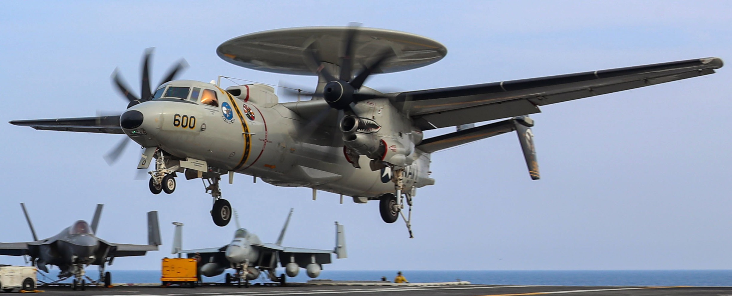 vaw-117 wallbangers airborne command and control squadron navy e-2d hawkeye cvw-9 uss abraham lincoln cvn-72 25