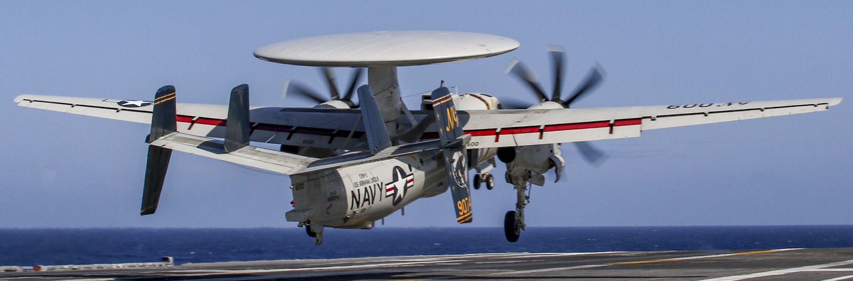 vaw-117 wallbangers airborne command and control squadron navy e-2d hawkeye cvw-9 uss abraham lincoln cvn-72 27