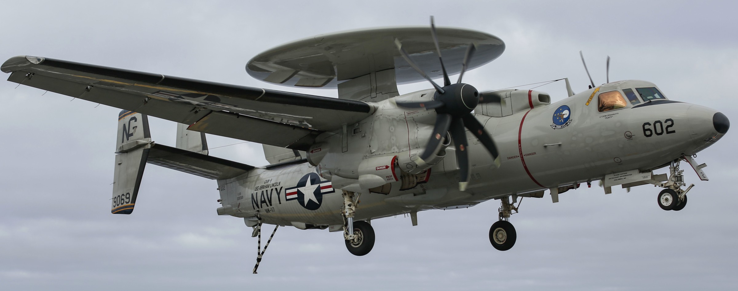 vaw-117 wallbangers airborne command and control squadron navy e-2d hawkeye cvw-9 uss abraham lincoln cvn-72 34
