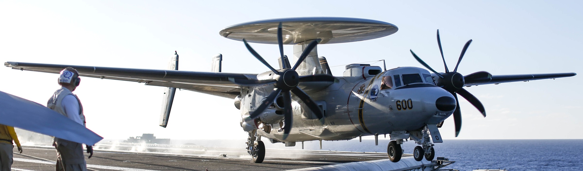 vaw-117 wallbangers airborne command and control squadron navy e-2d hawkeye cvw-9 uss abraham lincoln cvn-72 35