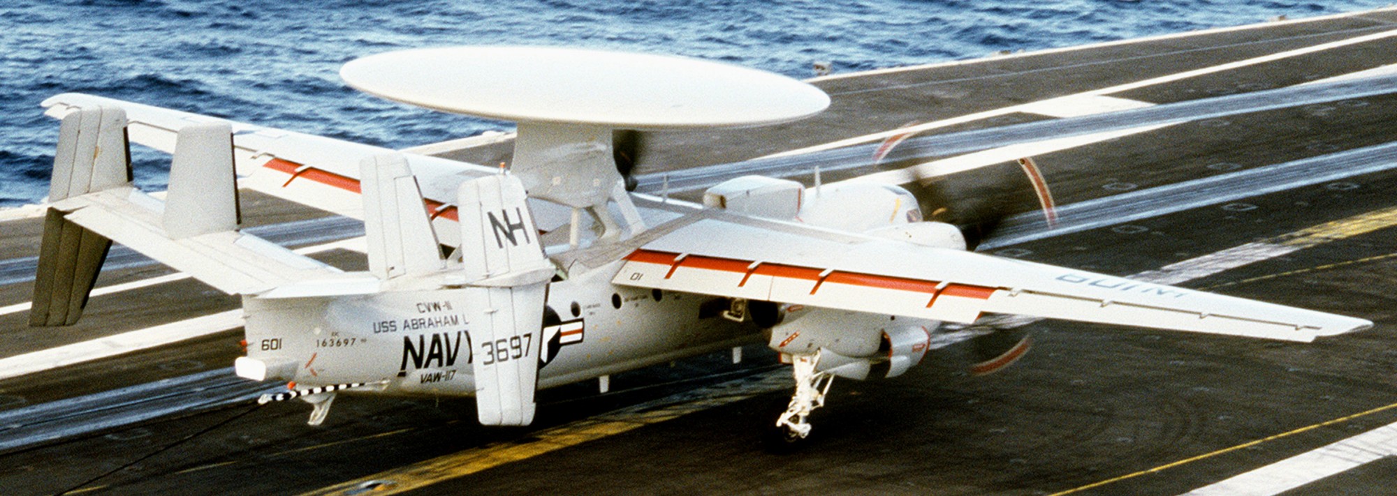 vaw-117 wallbangers carrier airborne early warning squadron navy e-2c hawkeye cvw-11 uss abraham lincoln cvn-72 85