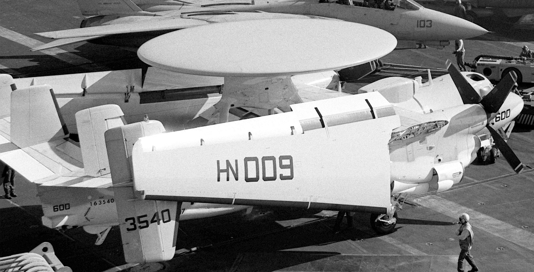 vaw-117 wallbangers carrier airborne early warning squadron navy e-2c hawkeye cvw-11 uss abraham lincoln cvn-72 89