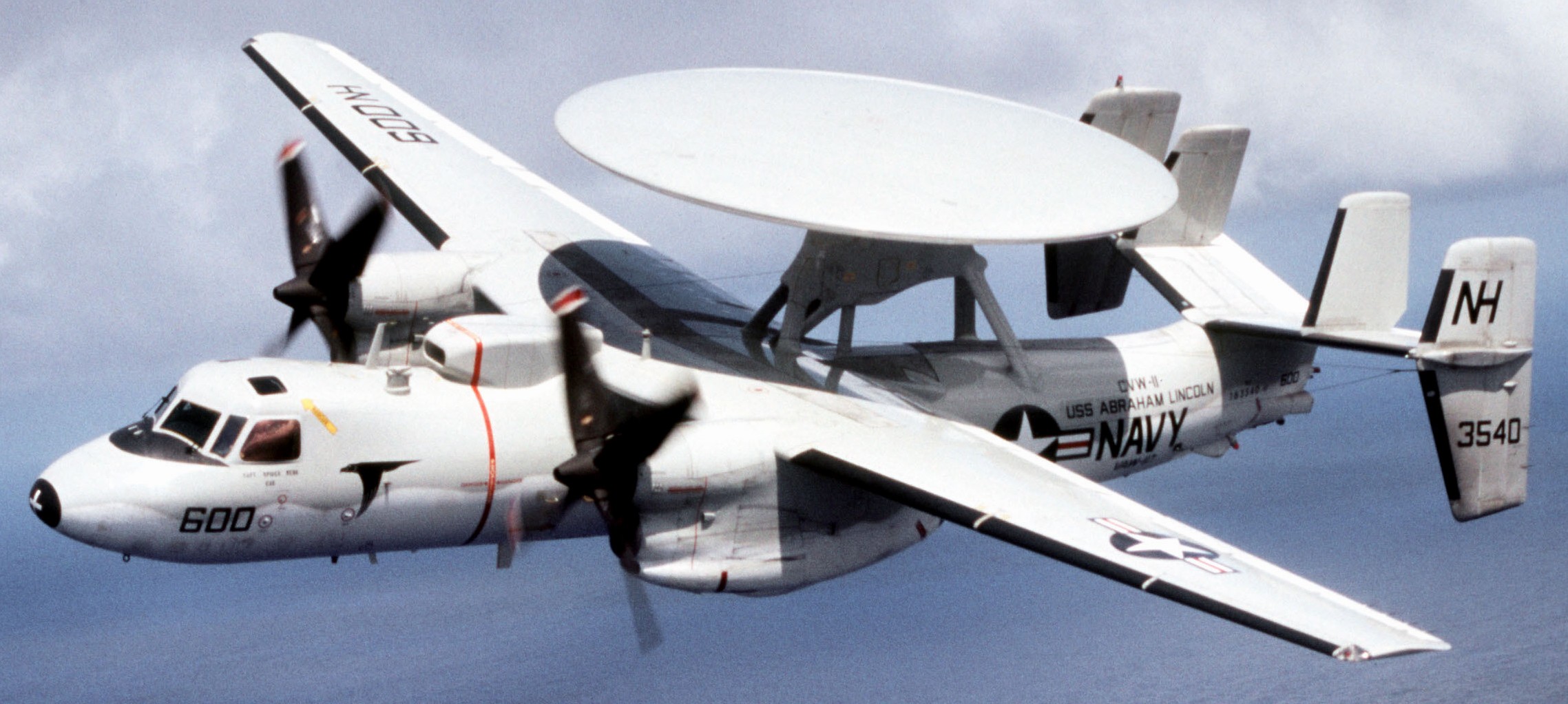 vaw-117 wallbangers carrier airborne early warning squadron navy e-2c hawkeye cvw-11 uss abraham lincoln cvn-72 92