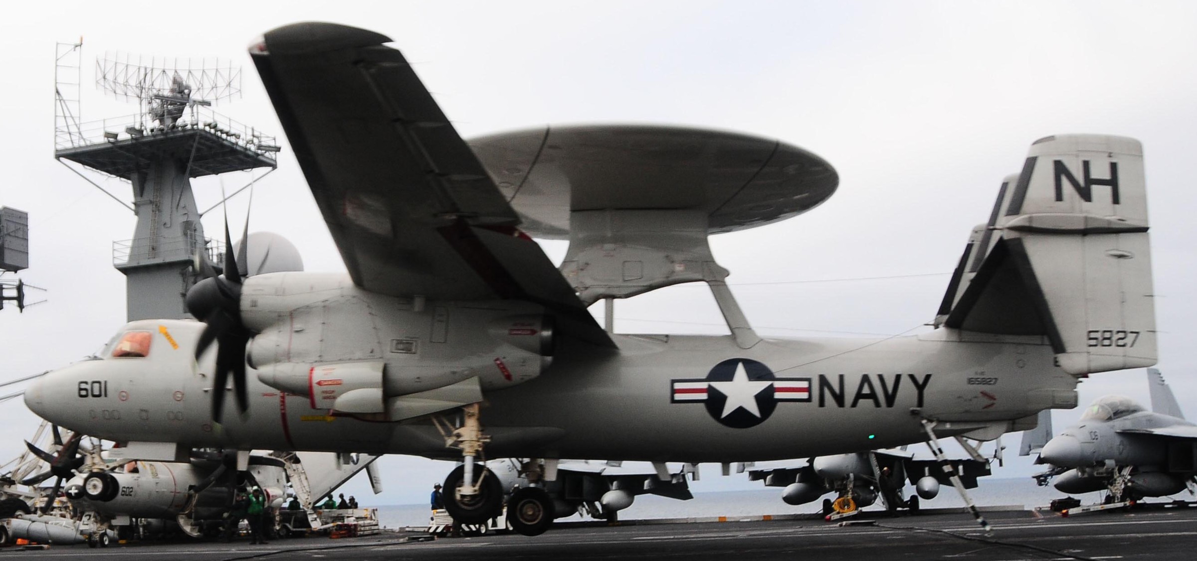 vaw-117 wallbangers carrier airborne early warning squadron navy e-2c hawkeye cvw-11 uss nimitz cvn-68 111