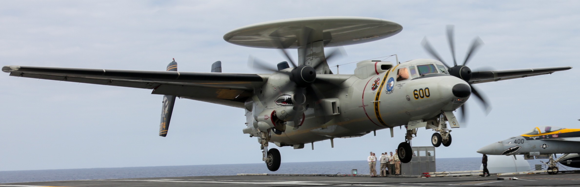 vaw-117 wallbangers airborne command and control squadron navy e-2d hawkeye cvw-9 uss abraham lincoln cvn-72 181