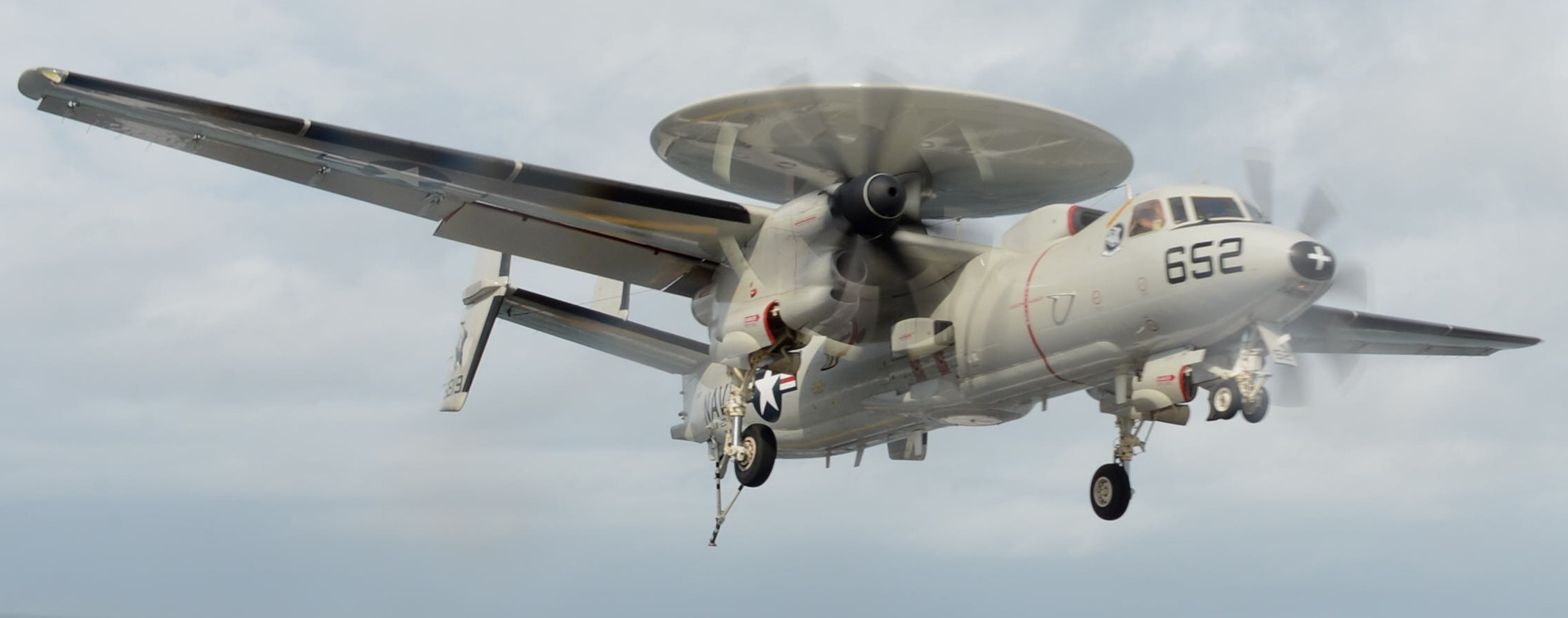 vaw-120 greyhawks airborne command control squadron e-2c hawkeye replacement uss dwight d. eisenhower cvn-69 21