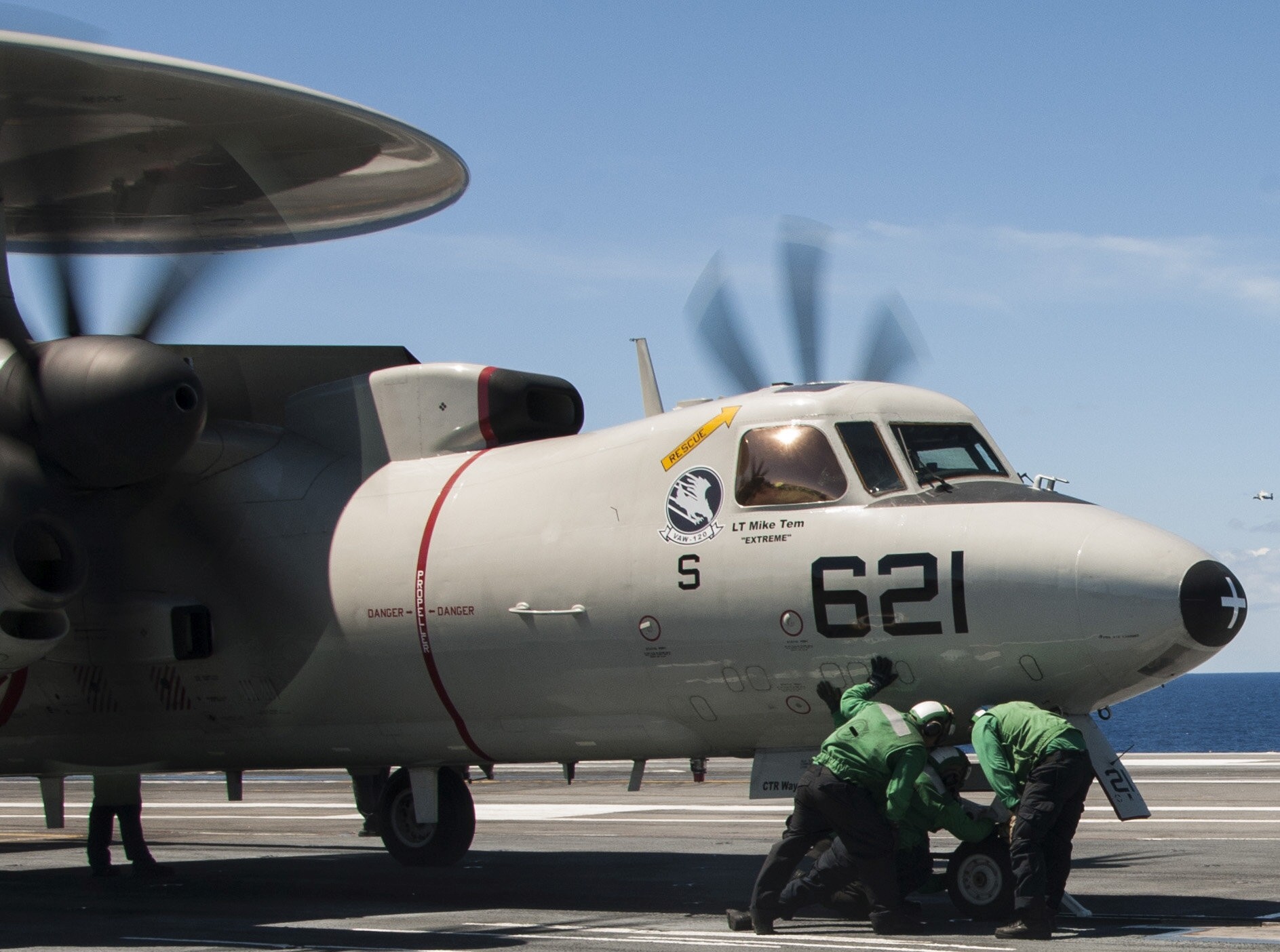 vaw-120 greyhawks carrier airborne early warning squadron e-2c hawkeye replacement uss george h. w. bush cvn-77 76