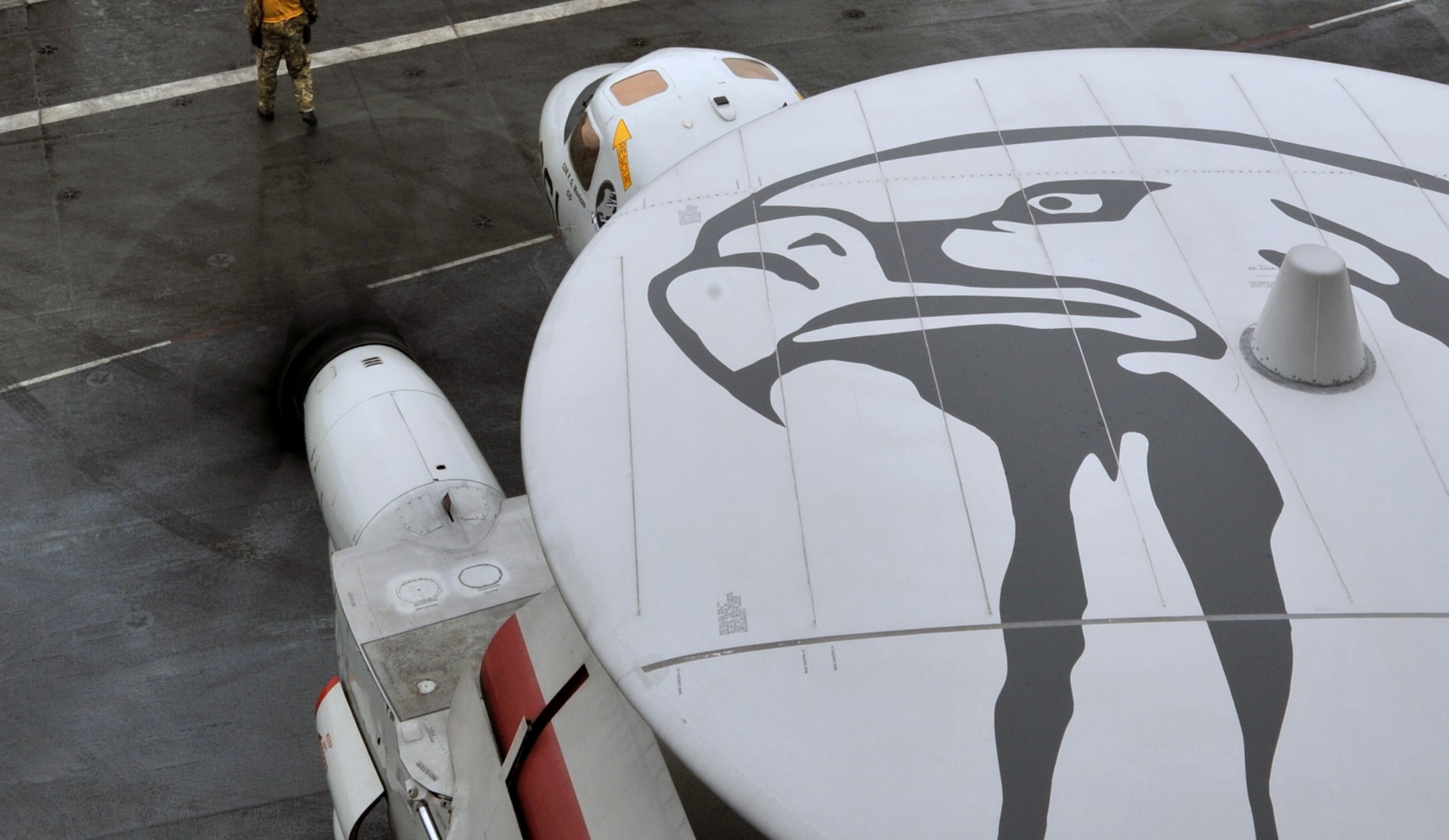 vaw-120 greyhawks carrier airborne early warning squadron e-2c hawkeye replacement uss george h. w. bush cvn-77 87