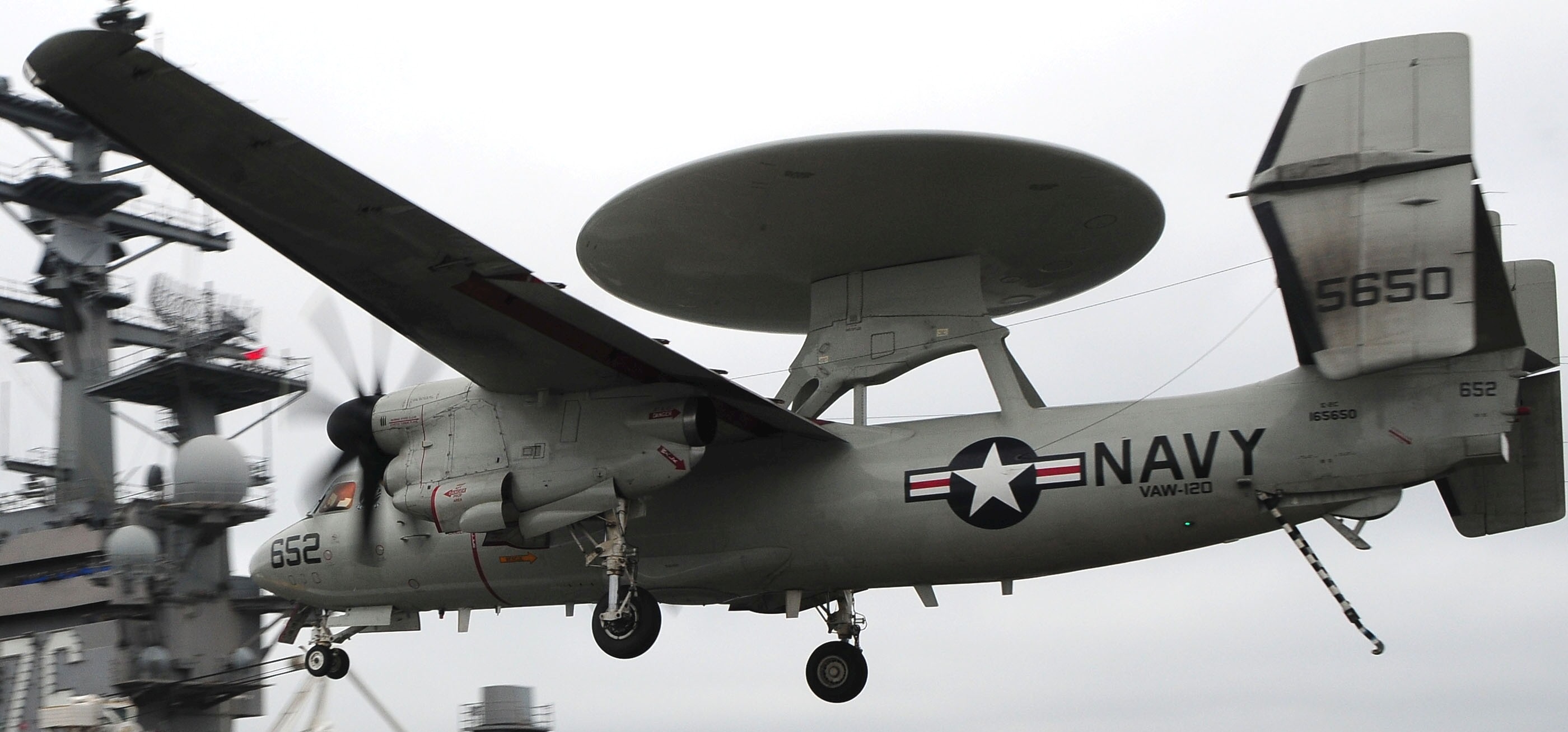 vaw-120 greyhawks carrier airborne early warning squadron e-2c hawkeye replacement uss ronald reagan cvn-76 92