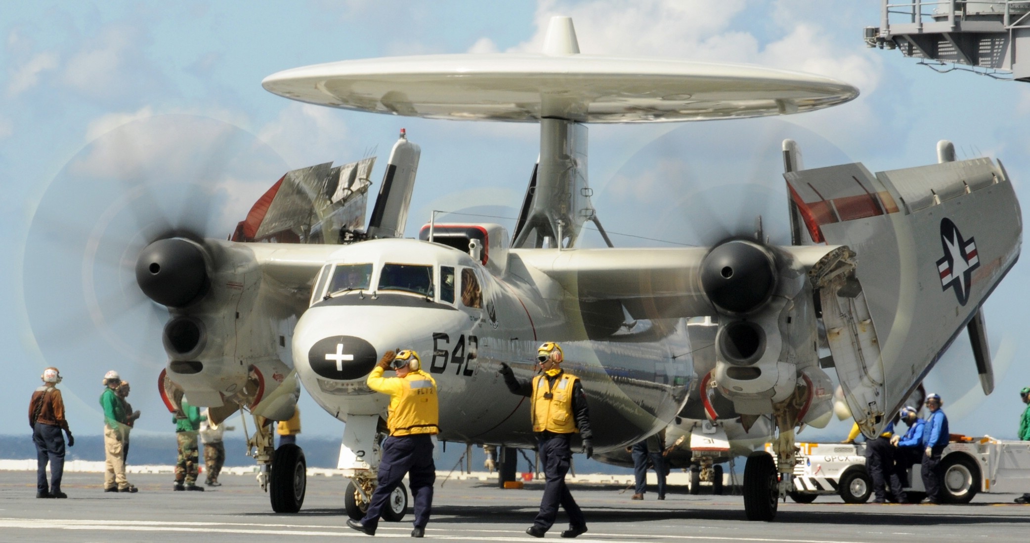 vaw-120 greyhawks carrier airborne early warning squadron e-2c hawkeye replacement uss george h. w. bush cvn-77 99