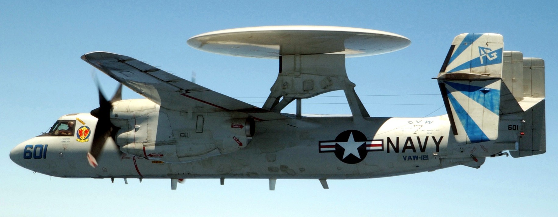 vaw-121 bluetails carrier airborne early warning squadron us navy e-2c hawkeye cvw-7 uss john f. kennedy cv-67 09