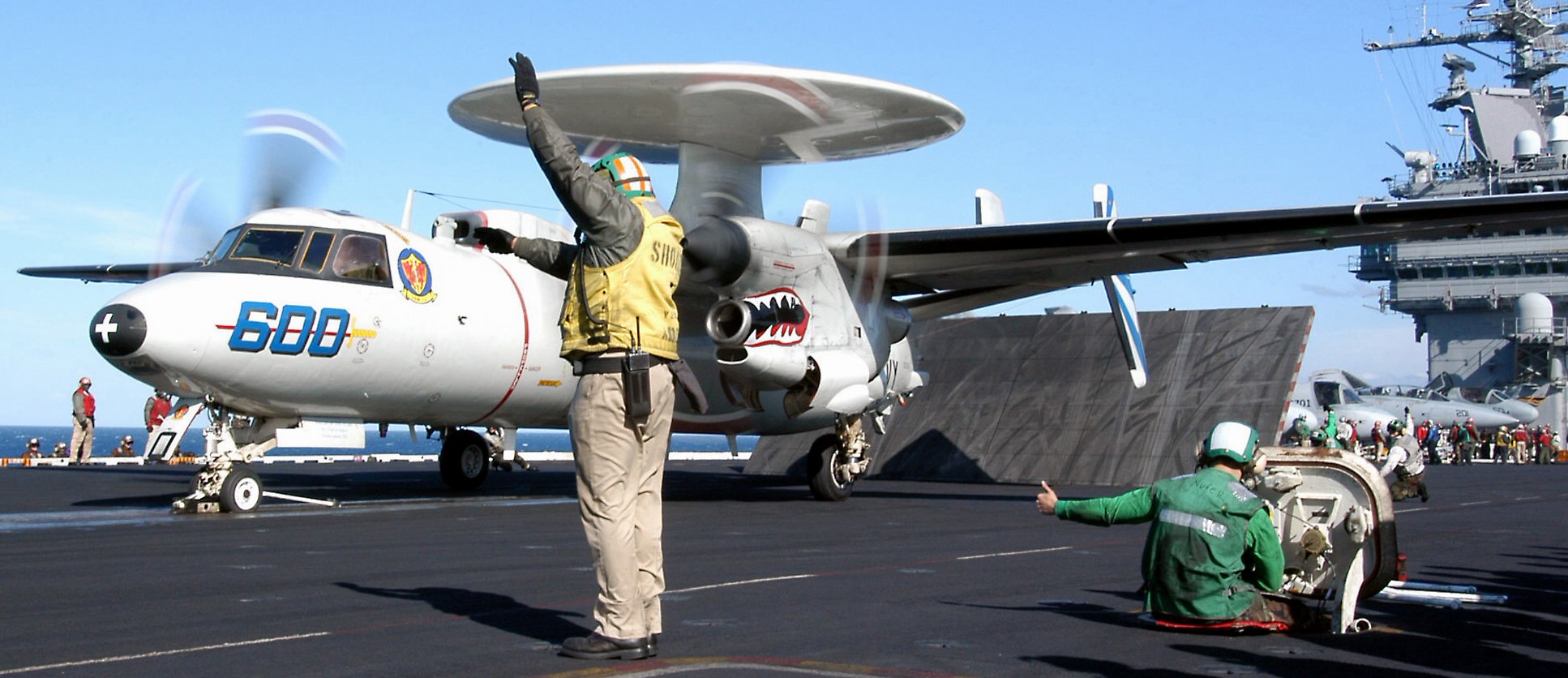 vaw-121 bluetails carrier airborne early warning squadron us navy e-2c hawkeye cvw-7 uss george washington cvn-73 136