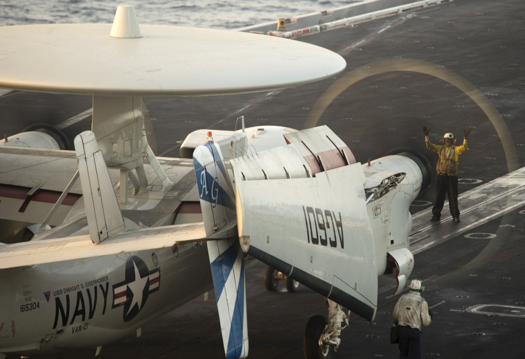 vaw-121 bluetails carrier airborne early warning squadron us navy e-2c hawkeye cvw-7 uss dwight d. eisenhower cvn-69 33