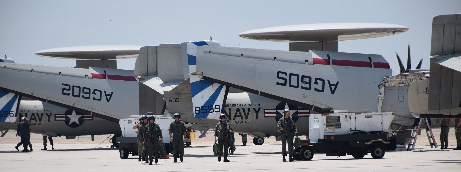 vaw-121 bluetails carrier airborne early warning squadron us navy e-2d advanced hawkeye cvw-7 uss abraham lincoln cvn-72 45