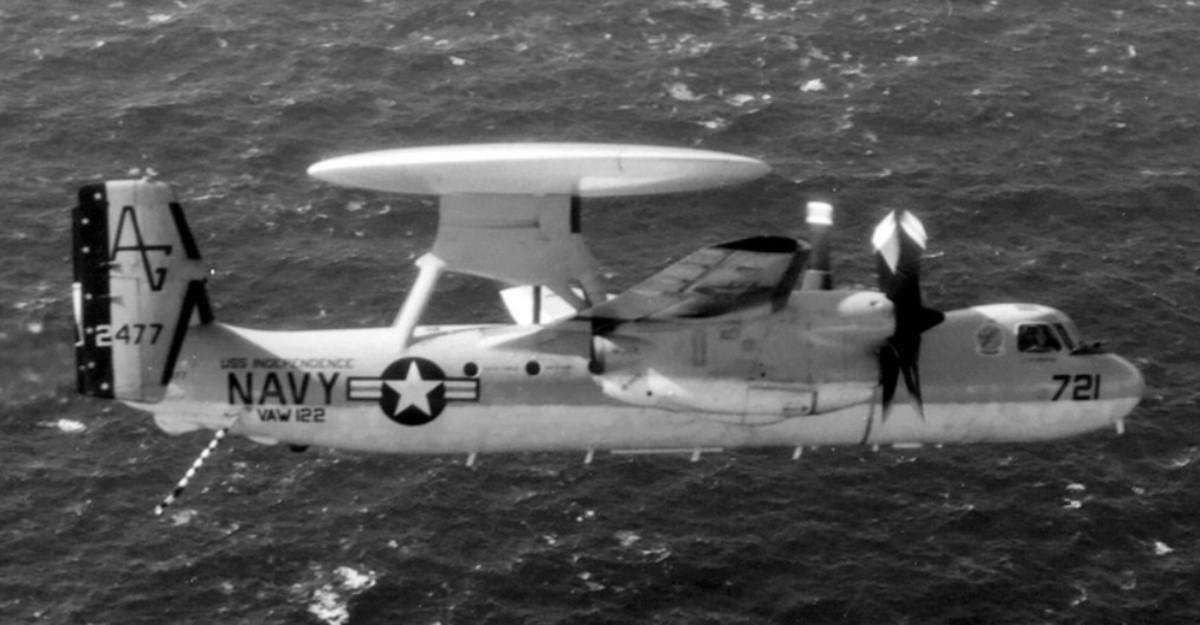 vaw-122 steeljaws carrier airborne early warning squadron e-2b hawkeye us navy cvw-7 uss independence cva-62 15