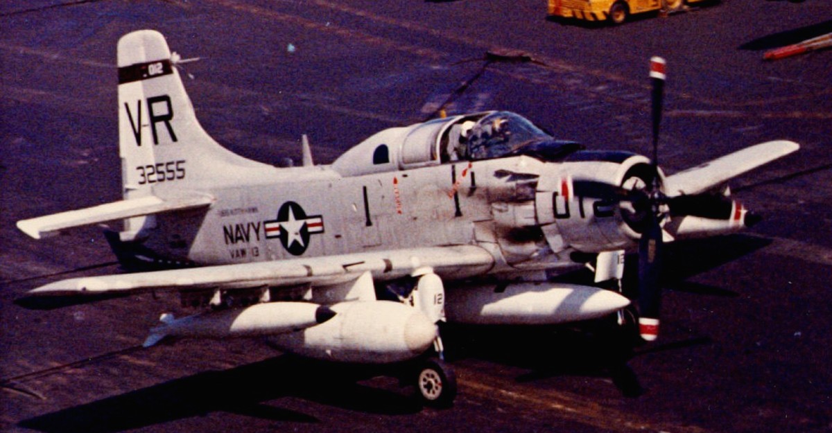 vaw-13 zappers carrier airborne early warning squadron us navy douglas ea-1f skyraider cvw-11 uss kitty hawk cva-63 08