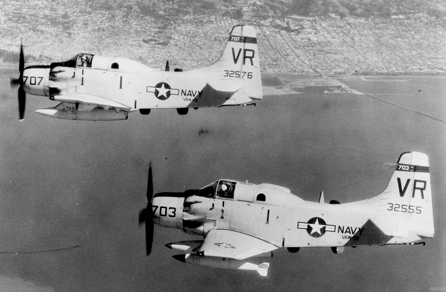 vaw-13 zappers carrier airborne early warning squadron us navy douglas ea-1f skyraider 15