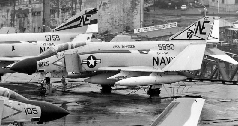 vf-21 freelancers f-4j phantom yokosuka japan