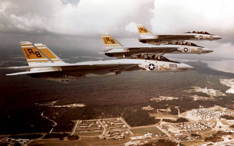 fighter squadron vf-32 swordsmen f-14 tomcat cvw-1 uss john f. kennedy cv 67