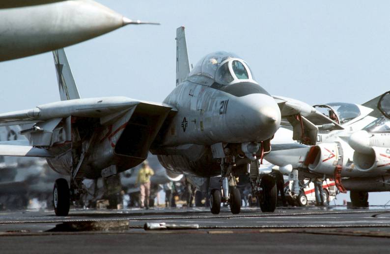 vf-33 starfighters grumman f-14a tomcat cvw-1 uss america cv-66