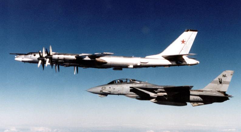 fighter squadron vf-51 screaming eagles f-14a tomcat russian tupolev tu-95 bear