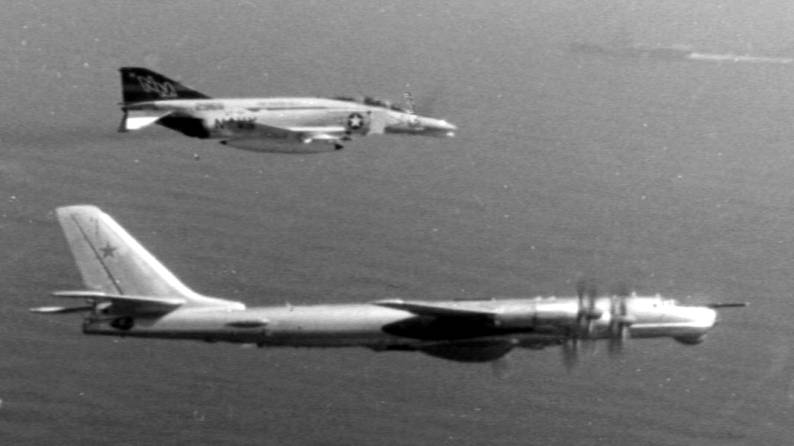 vf-51 screaming eagles f-4n phantom II carrier air wing cvw-19 uss franklin d. roosevelt cv 42