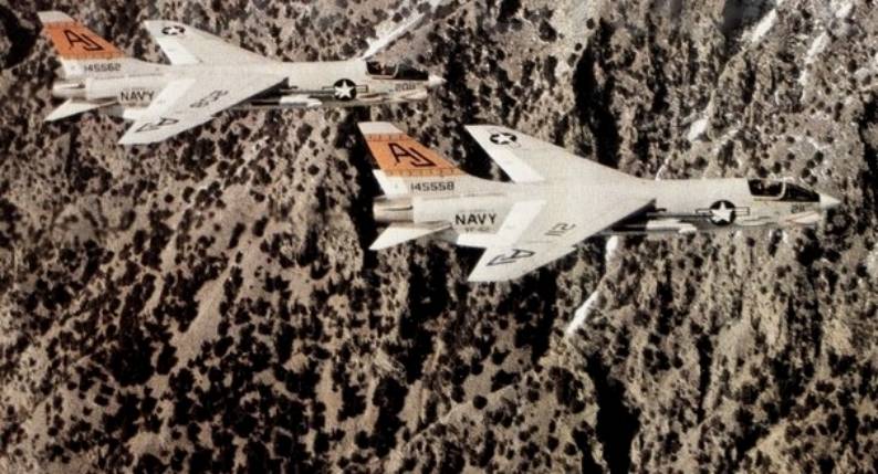 fighter squadron vf-62 bommerangs f-8c crusader uss shangri-la cva 38