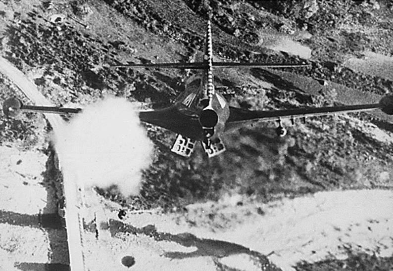 fighter squadron vf-71 f9f-2 panther carrier air group cvg-7 uss bon homme richard cva 31 bombing a bridge during korean war 1952