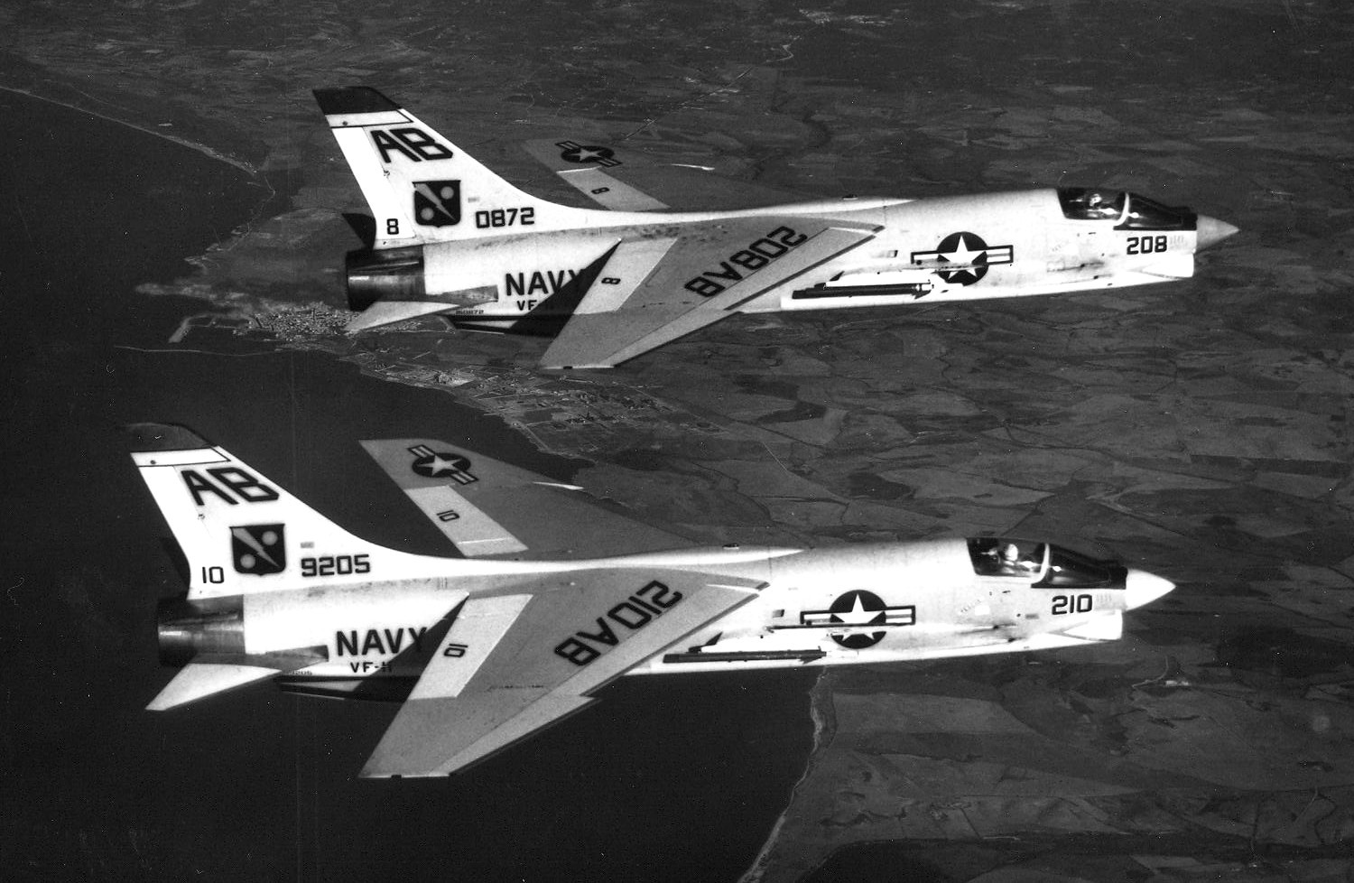 vf-11 red rippers fighter squadron us navy fitron f-8e crusader carrier air wing cvw-1 uss franklin d. roosevelt cva-42 24