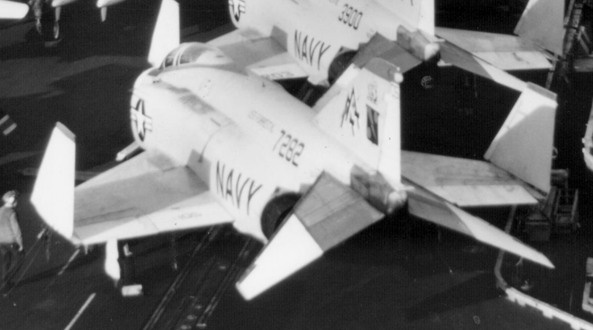 vf-11 red rippers fighter squadron us navy fitron f-4j phantom ii carrier air wing cvw-17 uss forrestal cv-59 53
