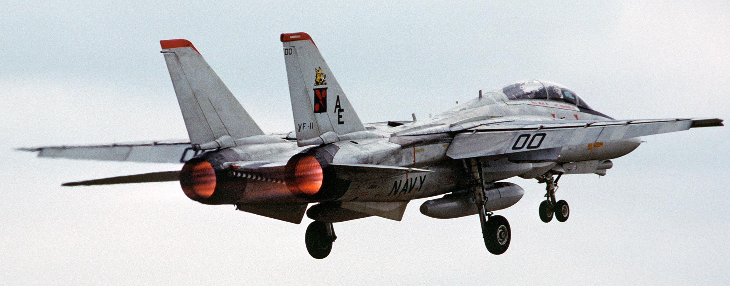 vf-11 red rippers fighter squadron us navy fitron f-14a tomcat carrier air wing cvw-6 uss forrestal cv-59 nas oceana 70