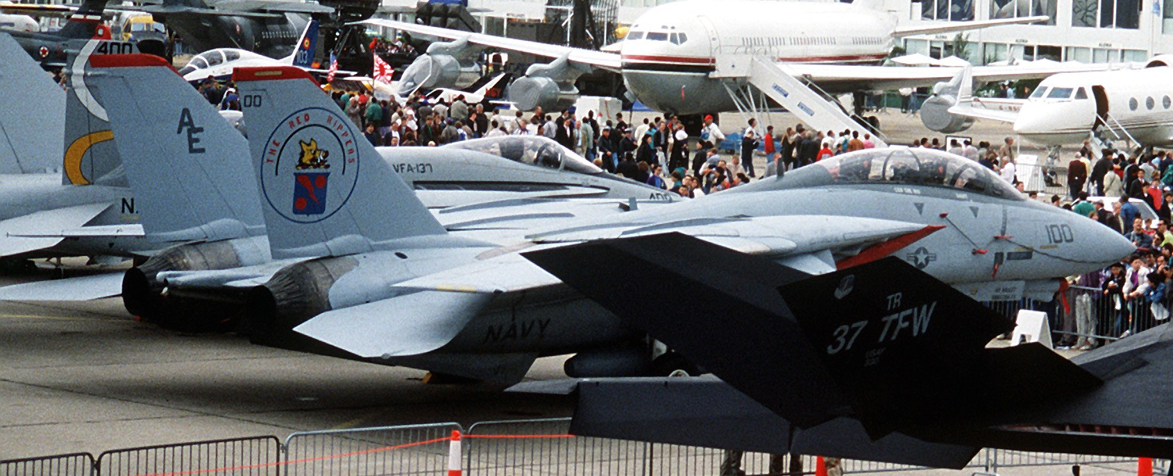 vf-11 red rippers fighter squadron us navy fitron f-14a tomcat carrier air wing cvw-6 paris air show le bourget 71
