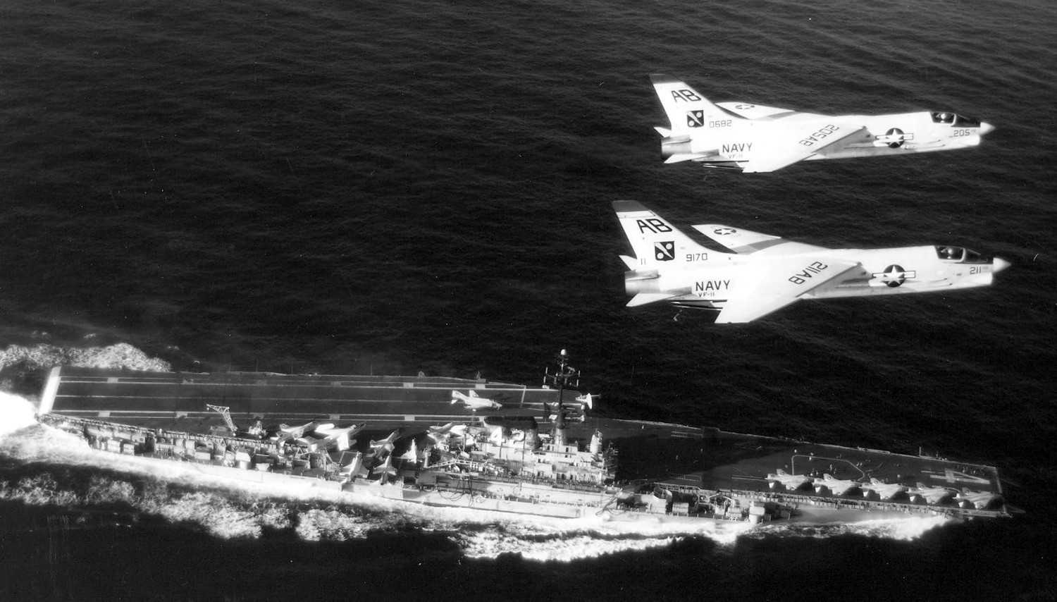 vf-11 red rippers fighter squadron us navy fitron f-8e crusader carrier air wing cvw-1 uss franklin d. roosevelt cva-42 102