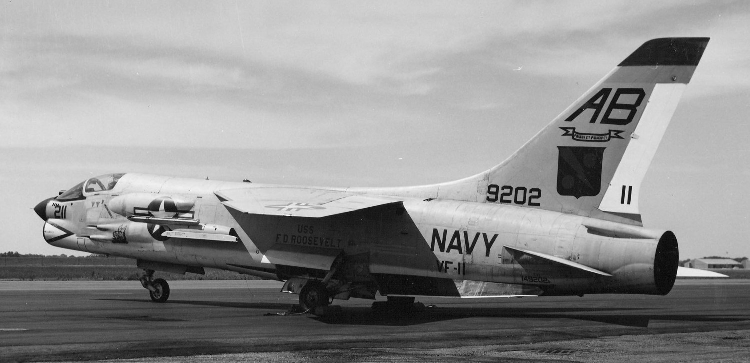 vf-11 red rippers fighter squadron us navy fitron f-8e crusader carrier air group cvg-1 uss franklin d. roosevelt cva-42 104