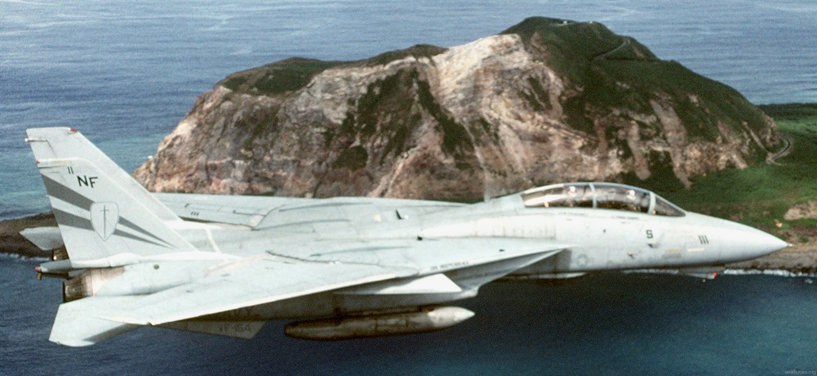 vf-154 black knights fighter squadron us navy f-14a tomcat carrier air wing cvw-5 06 iwo jima mount suribachi