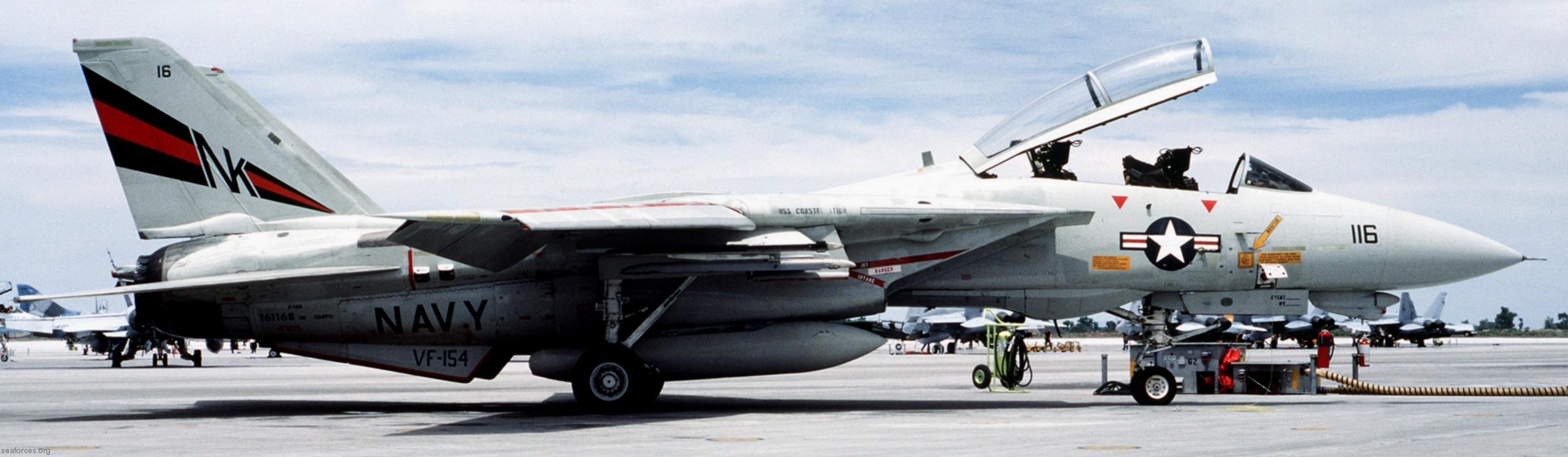vf-154 black knights fighter squadron us navy f-14a tomcat carrier air wing cvw-14 10 nas fallon nevada