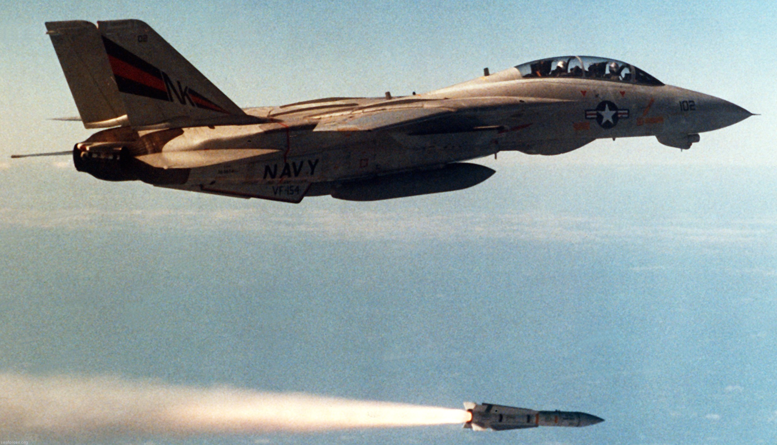 vf-154 black knights fighter squadron us navy f-14a tomcat carrier air wing cvw-14 47 aim-54c phoenix missile aam