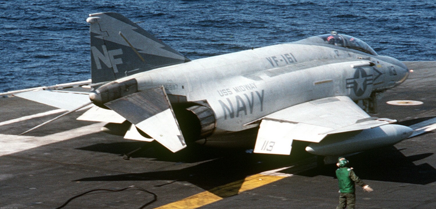 vf-161 chargers fighter squadron navy f-4s phantom ii carrier air wing cvw-5 uss midway cv-41 16