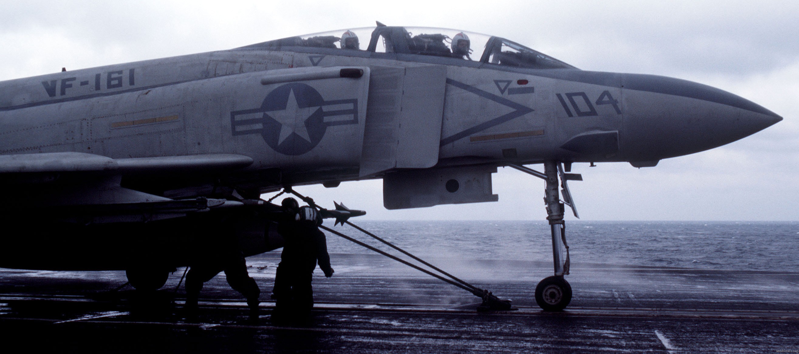 vf-161 chargers fighter squadron navy f-4s phantom ii carrier air wing cvw-5 uss midway cv-41 19