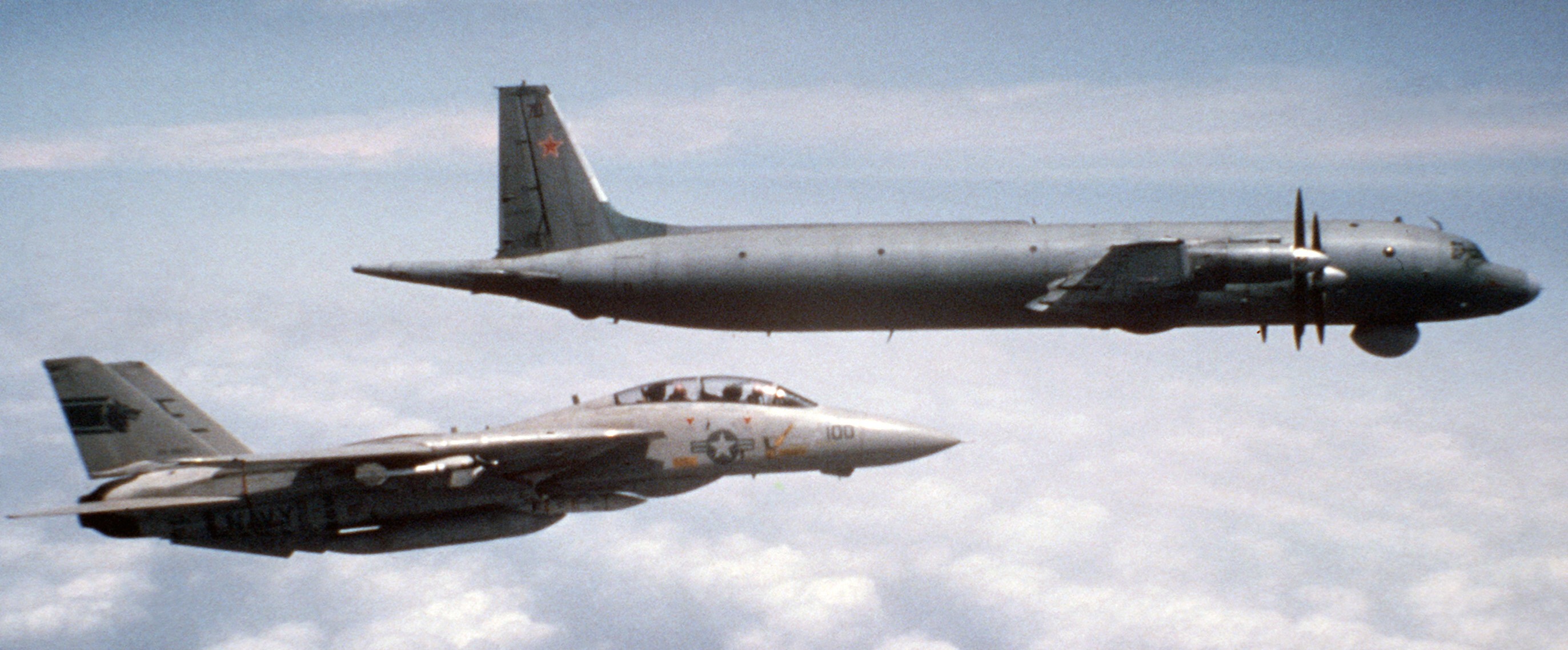 vf-1 wolfpack fighter squadron f-14a tomcat carrier air wing cvw-2 uss ranger cv-61 soviet ilyushin il-38 may 15