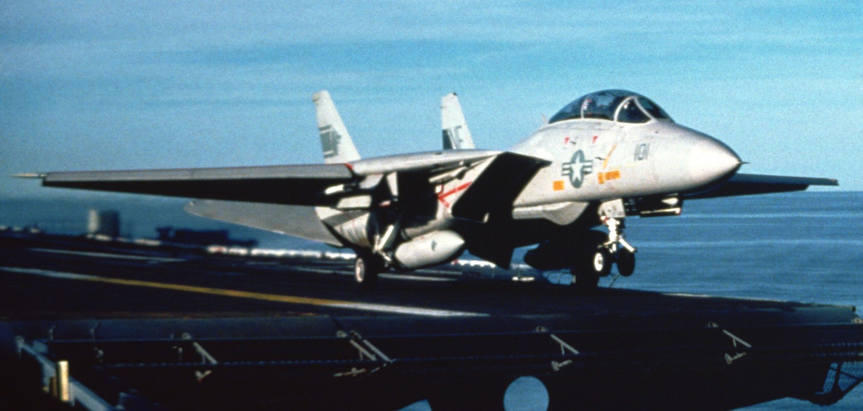 vf-1 wolfpack fighter squadron f-14a tomcat carrier air wing cvw-2 uss ranger cv-61 44